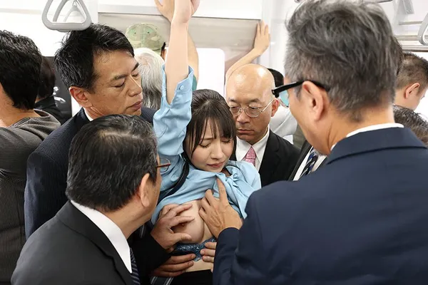 sex 14 Cô gái văn phòng phát hiện kẻ thường xuyên quấy rối tình dục mình lại là giám đốc